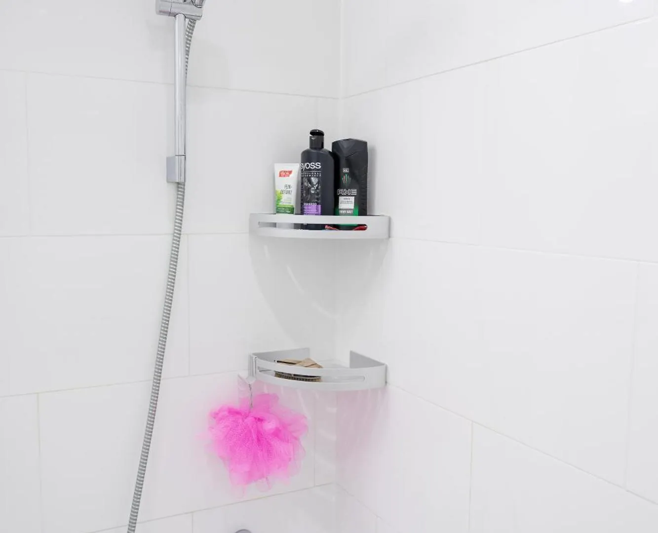 Homestay Private Room With Ac- Microwave, Personal Fridge & Metro Access - 7 Min To Center Vienna