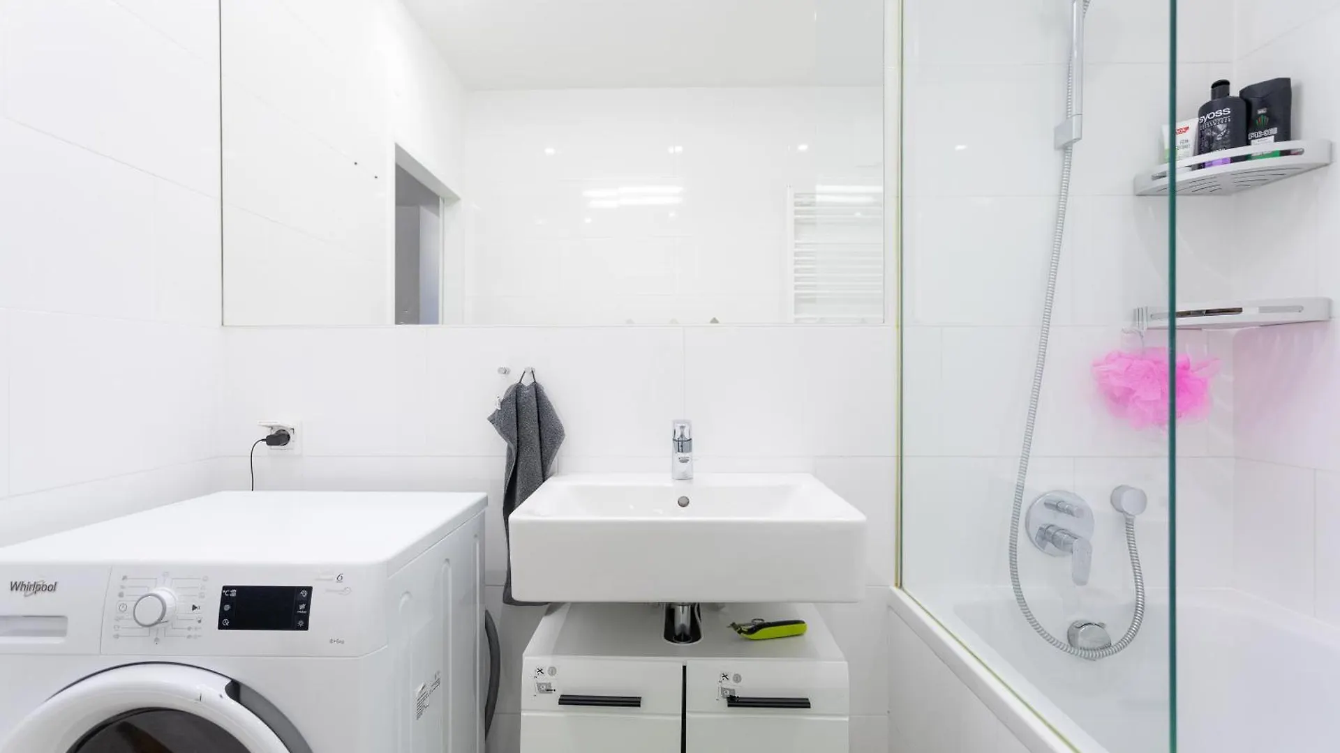Private Room With Ac- Microwave, Personal Fridge & Metro Access - 7 Min To Center Vienna 0*,