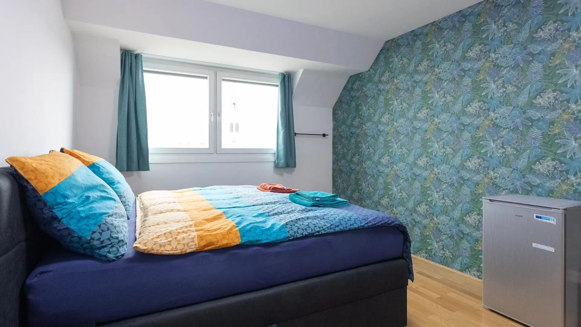 Private Room With Ac- Microwave, Personal Fridge & Metro Access - 7 Min To Center Vienna