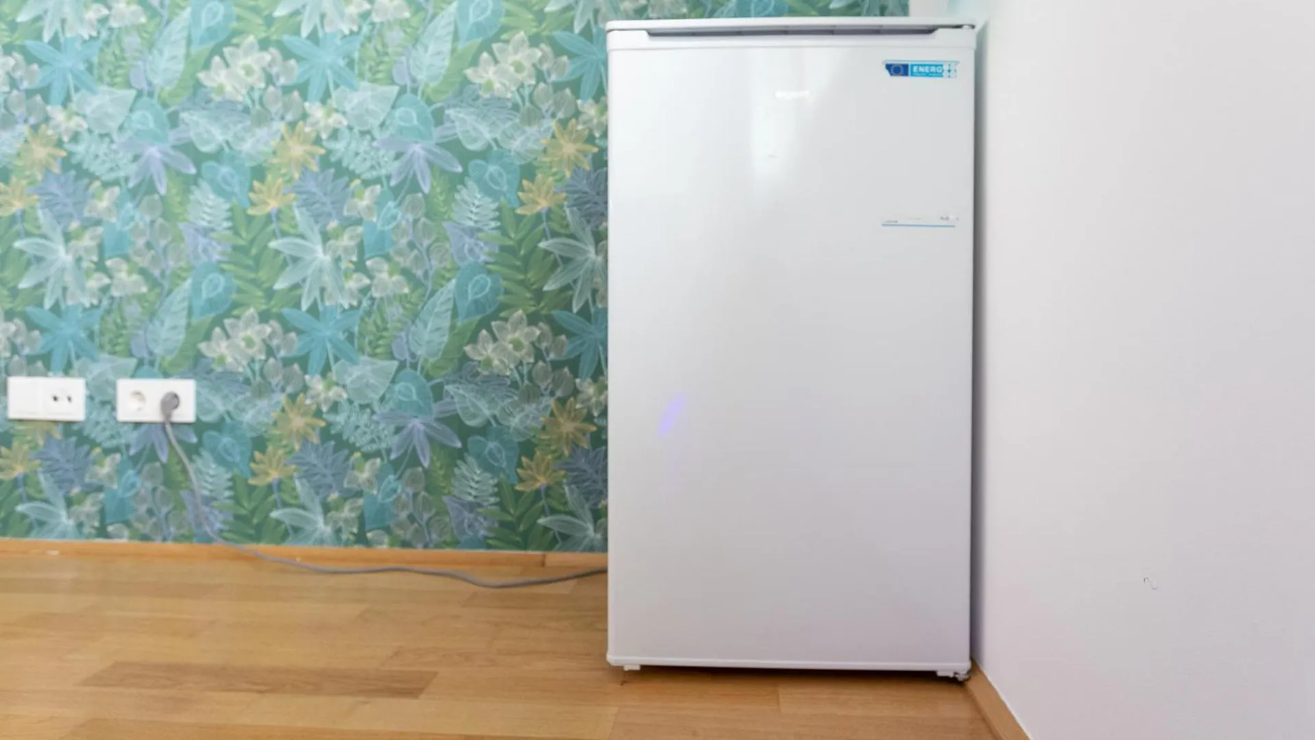 Homestay Private Room With Ac- Microwave, Personal Fridge & Metro Access - 7 Min To Center Vienna