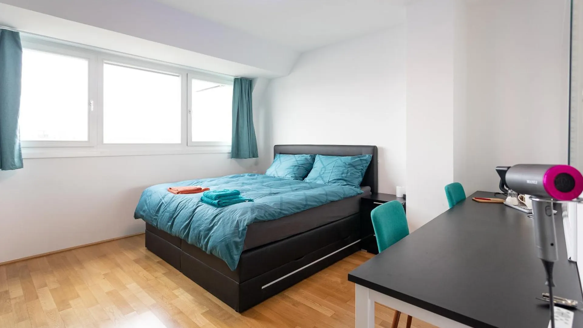 Private Room With Ac- Microwave, Personal Fridge & Metro Access - 7 Min To Center Vienna