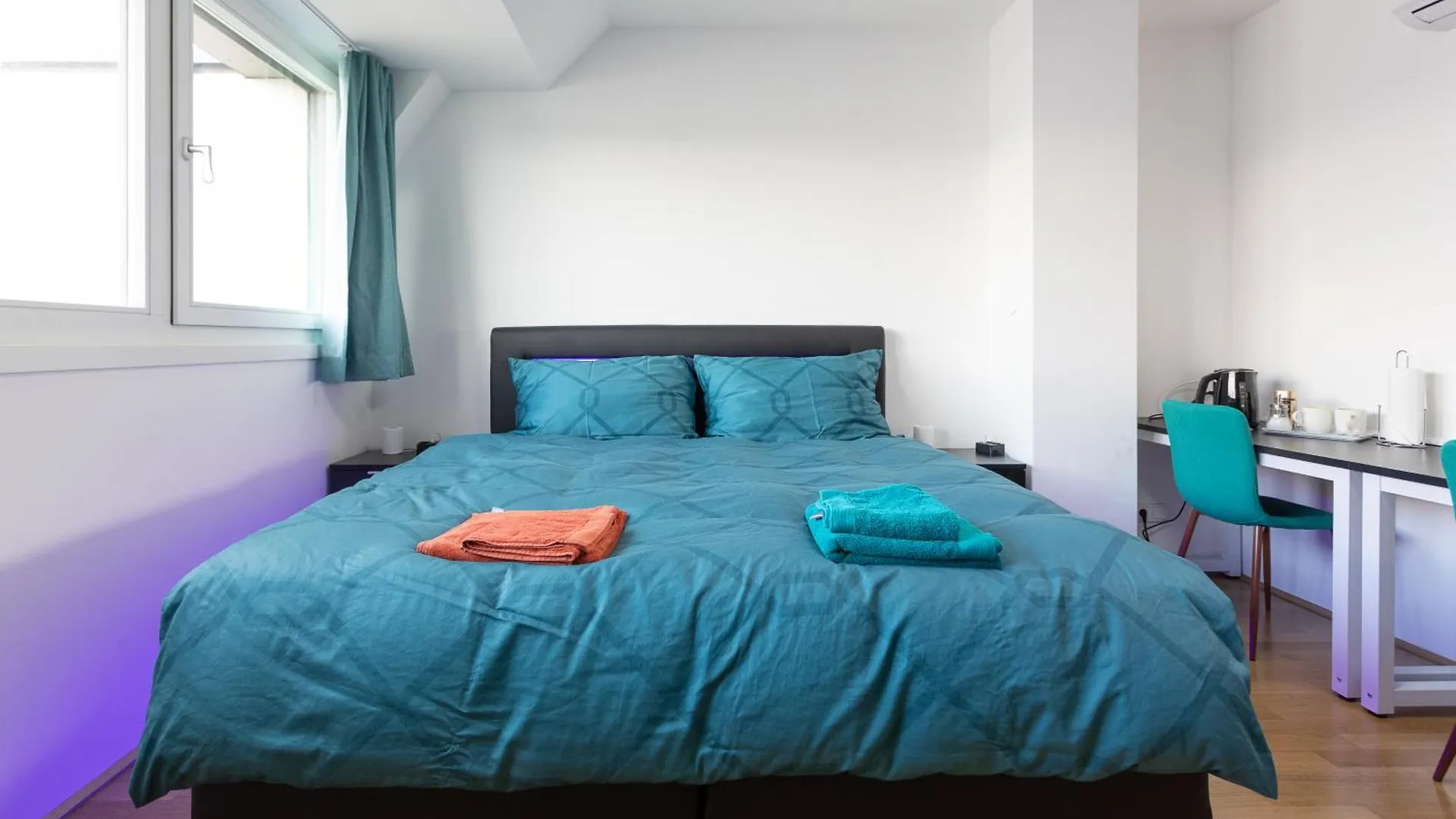 Private Room With Ac- Microwave, Personal Fridge & Metro Access - 7 Min To Center Vienna 0*,
