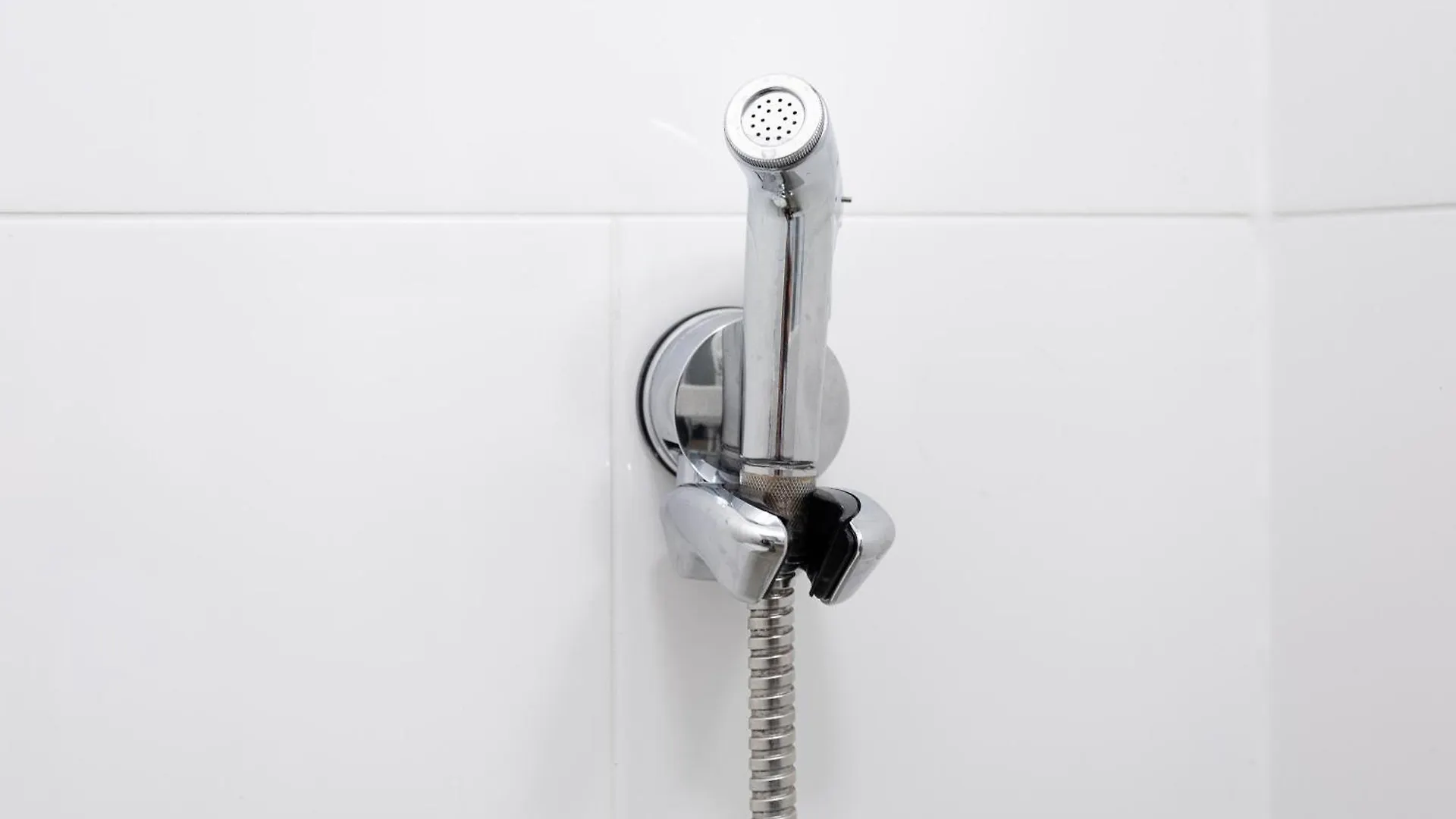 Private Room With Ac- Microwave, Personal Fridge & Metro Access - 7 Min To Center Vienna Homestay
