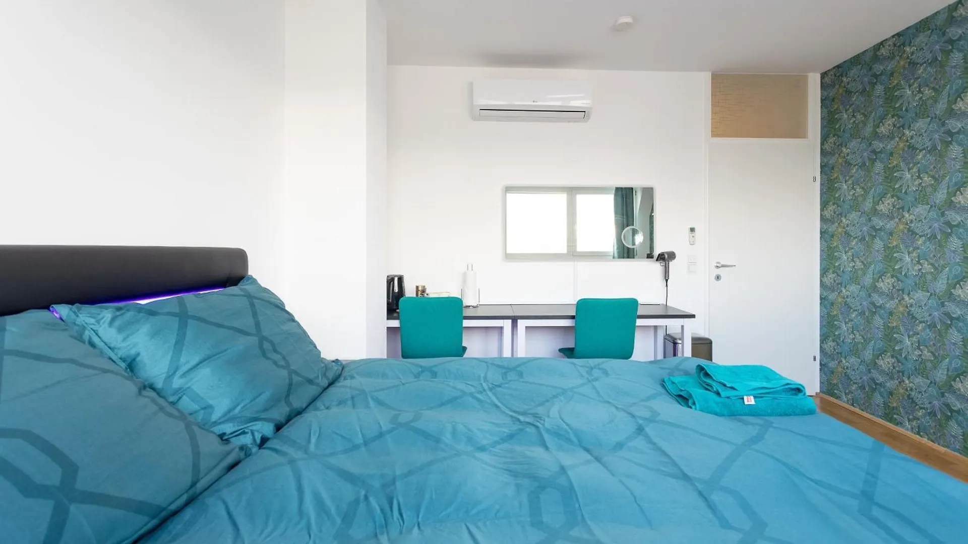Private Room With Ac- Microwave, Personal Fridge & Metro Access - 7 Min To Center Vienna