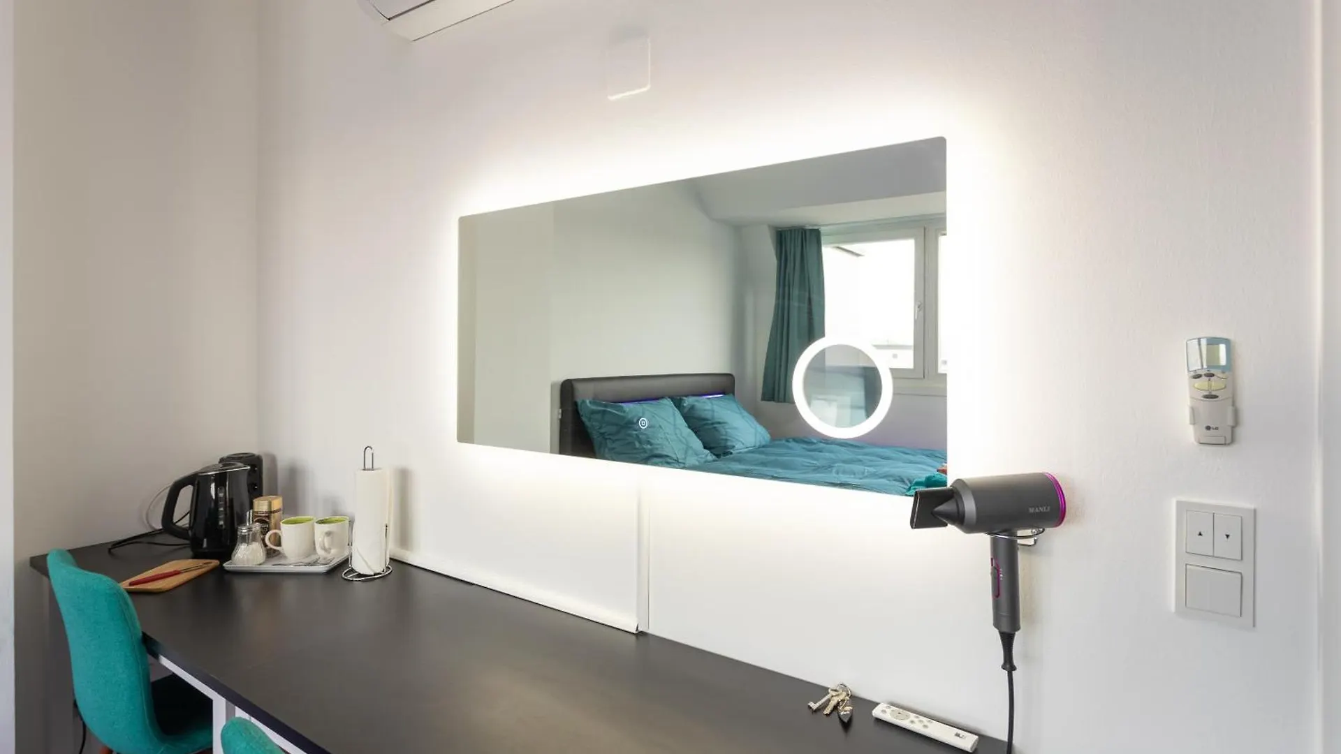 Private Room With Ac- Microwave, Personal Fridge & Metro Access - 7 Min To Center Vienna 0*,